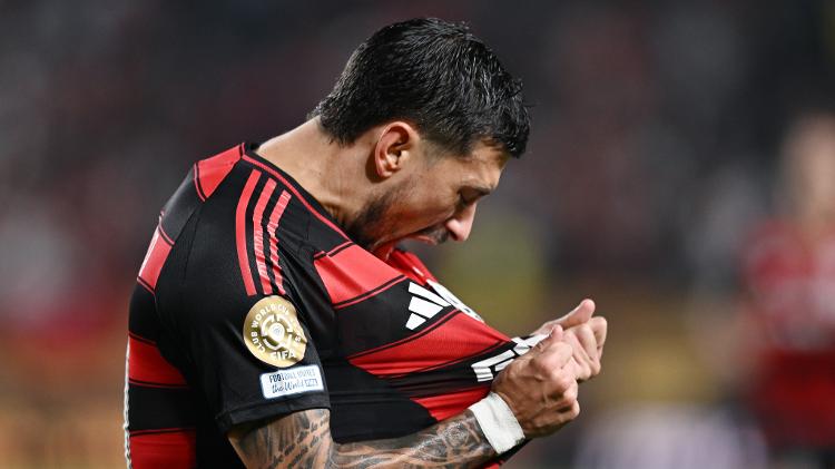 Arrascaeta comemora gol em Flamengo x Espérance, jogo do Mundial