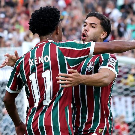 Keno e Nonato celebram gol do Fluminense sobre o Ulsan em partida do Mundial