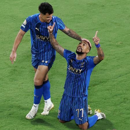 Marcos Leonardo e Malcom comemoram gol do Al-Hilal em vitória contra o Manchester City pelo Mundial Marcos Leonardo e Malcom comemoram gol do Al-Hilal em vitória contra o Manchester City pelo Mundial
