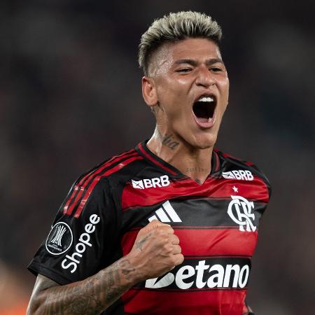 Carrascal, do Flamengo, celebra gol sobre o Racing em duelo da Libertadores Carrascal celebra gol sobre o Racing