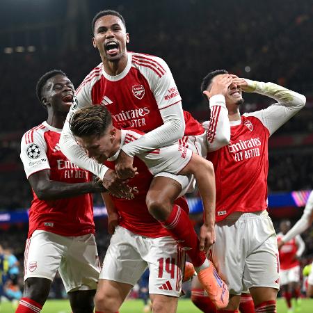 Gyokeres, Gabriel Magalhães e Martinelli marcaram para os ingleses contra os espanhóis