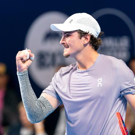 João Fonseca vence em estreia no ATP 500 da Basileia