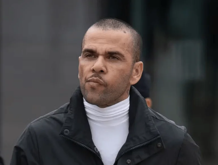 Daniel Alves fala pela 1ª vez após sair em liberdade condicional: "Sobrevivo"