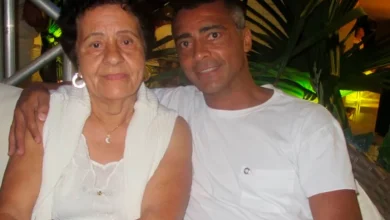 Conhecida por quebrar garrafas a cada gol do filho, mãe de Romário, Dona Lita, falece aos 86 anos