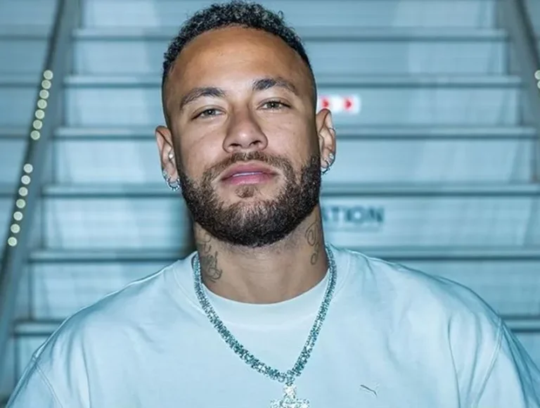 “Tem sempre alguém filmando”, posta Neymar sobre não poder fazer “farra no mundo”