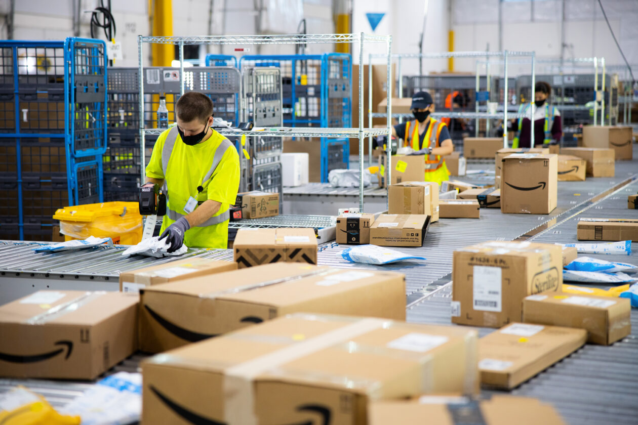 Amazon offers free Prime to U.S. hourly warehouse workers