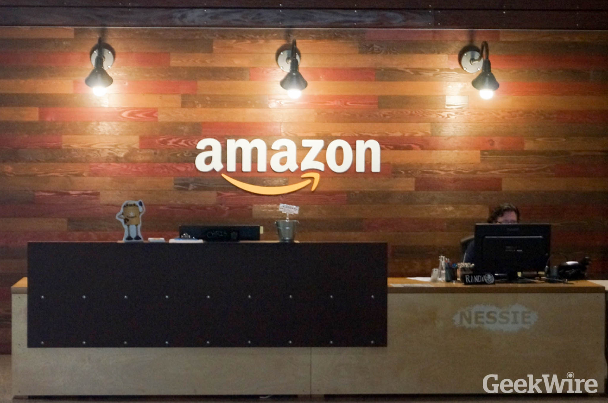 Amazon's new back-to-office mandate fuels debate over remote work and productivity – GeekWire