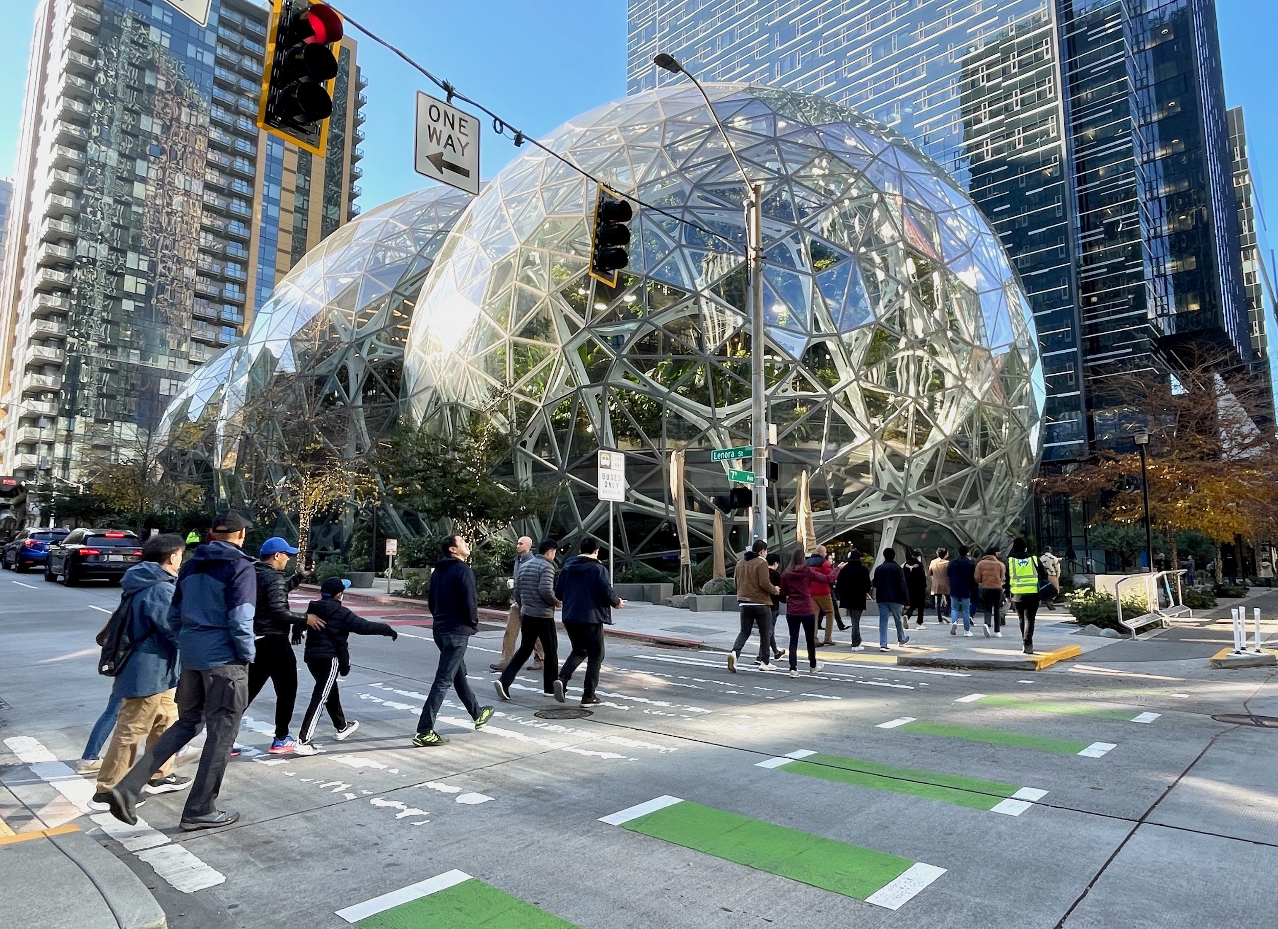 Survey by Blind finds 91% of Amazon employees not happy about return-to-office policy – GeekWire