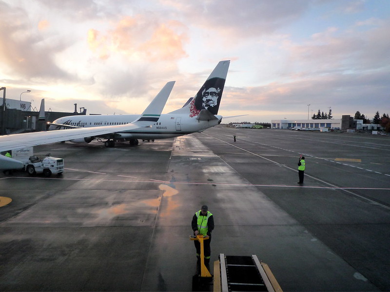 Alaska Airlines issues ground stop in Seattle after tech problem causes 'significant disruption' – GeekWire