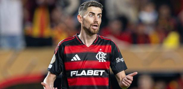 Meia se apresenta com apoio e um bom papo.