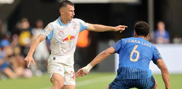 Salzburg e Al-Hilal empatam sem emoção; Real lidera o grupo