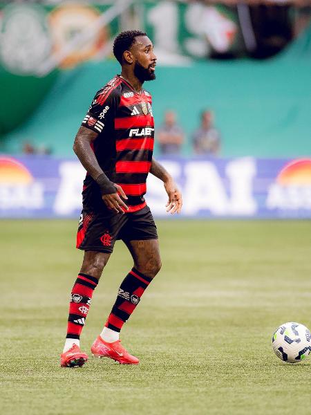 O meia Gerson, do Flamengo, em partida contra o Palmeiras, no Allianz Parque, pelo Campeonato Brasileiro. O meia Gerson, do Flamengo, em partida contra o Palmeiras, no Allianz Parque, pelo Campeonato Brasileiro.