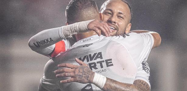 Santos ganha amistoso com Neymar; invasões obrigam a interromper jogo