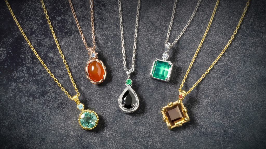 Attack on Titan ganha vida em cinco colares exclusivos com pedras naturais