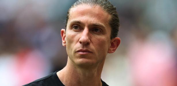 Filipe Luís, discípulo de Jesus e Simeone, exibe postura firme
