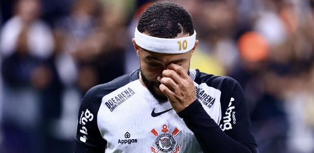 Memphis explica motivo da ausência no treino