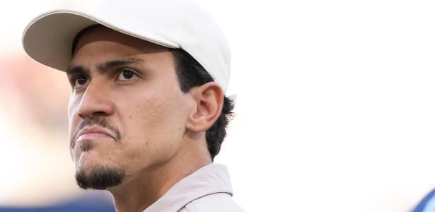 Pedro é cortado novamente e desfalca Flamengo contra o Santos