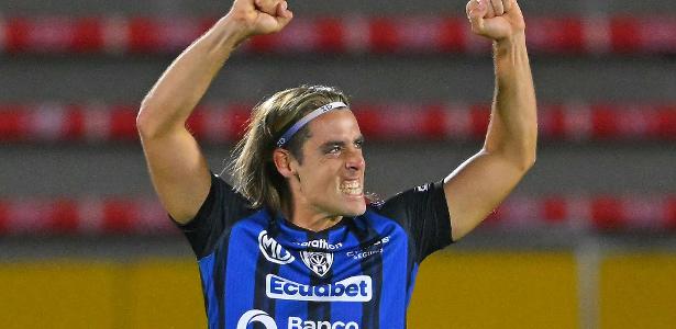 Del Valle derrota Vasco em goleada após expulsão e se aproxima da Sula