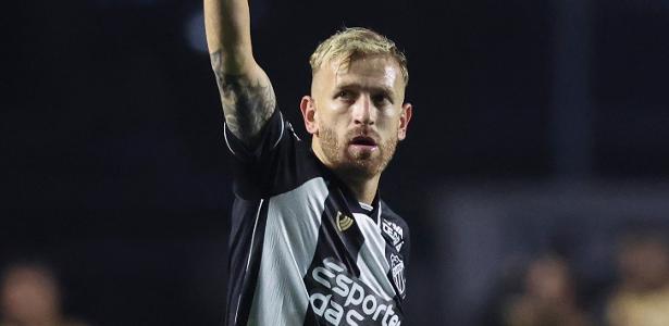 Ceará derrota São Paulo em Morumbi vazio após protestos.