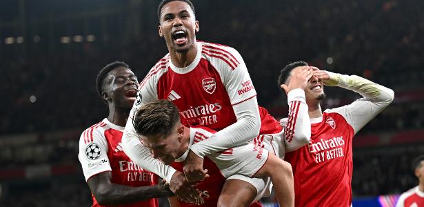 Arsenal brilha no 2º tempo e goleia Atlético de Madri com trio forte