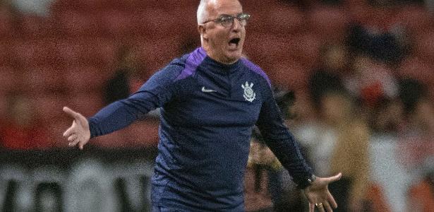 Corinthians critica árbitro do empate com Inter: “Estragou o jogo”