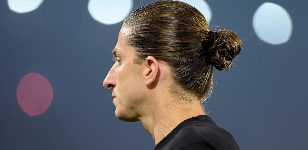 Filipe Luís defende Lino no banco, responde jornalista e elogia juiz