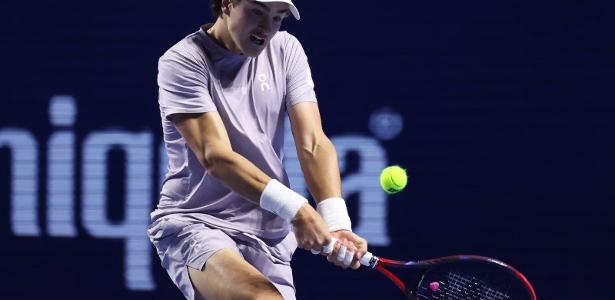 João Fonseca enfrenta Shapovalov na estreia no Masters de Paris; acompanhe ao vivo