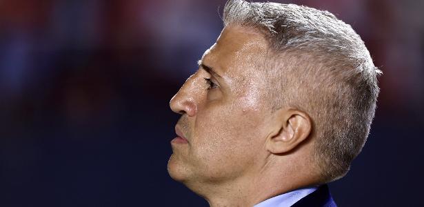 Crespo revela mudanças do São Paulo na vitória por 2 a 0 e esquiva-se de 2026