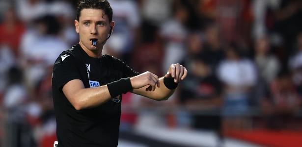 STJD denuncia árbitros, dirigentes do São Paulo e Vitor Roque