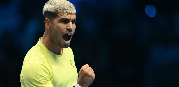 Alcaraz derrota De Minaur em sua estreia no ATP Finals