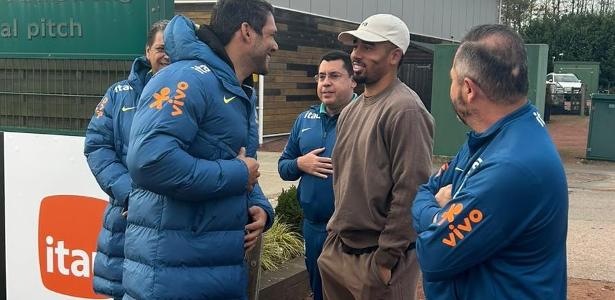 Sob o olhar de Gabriel Jesus, Ancelotti monta seleção sem camisas 9