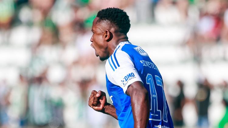 Sinisterra celebra gol do Cruzeiro sobre o Juventude Sinisterra celebra gol do Cruzeiro sobre o Juventude