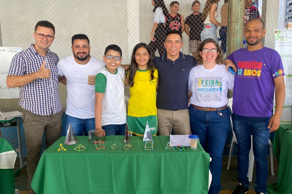 Alunos do Projeto Jogo da Decomposição no Ábaco Alunos do Projeto Jogo da Decomposição no Ábaco