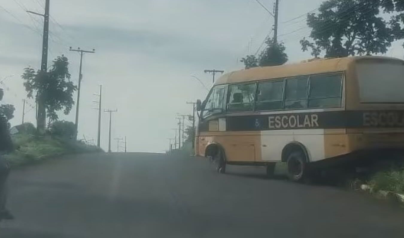 Ônibus escolar em Paraíso do Tocantins