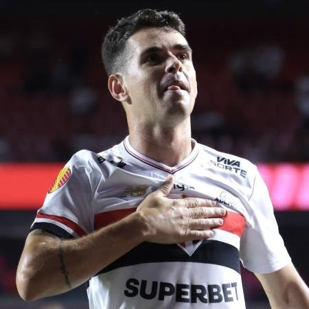 Oscar comemora gol em São Paulo x Mirassol, partida do Paulistão